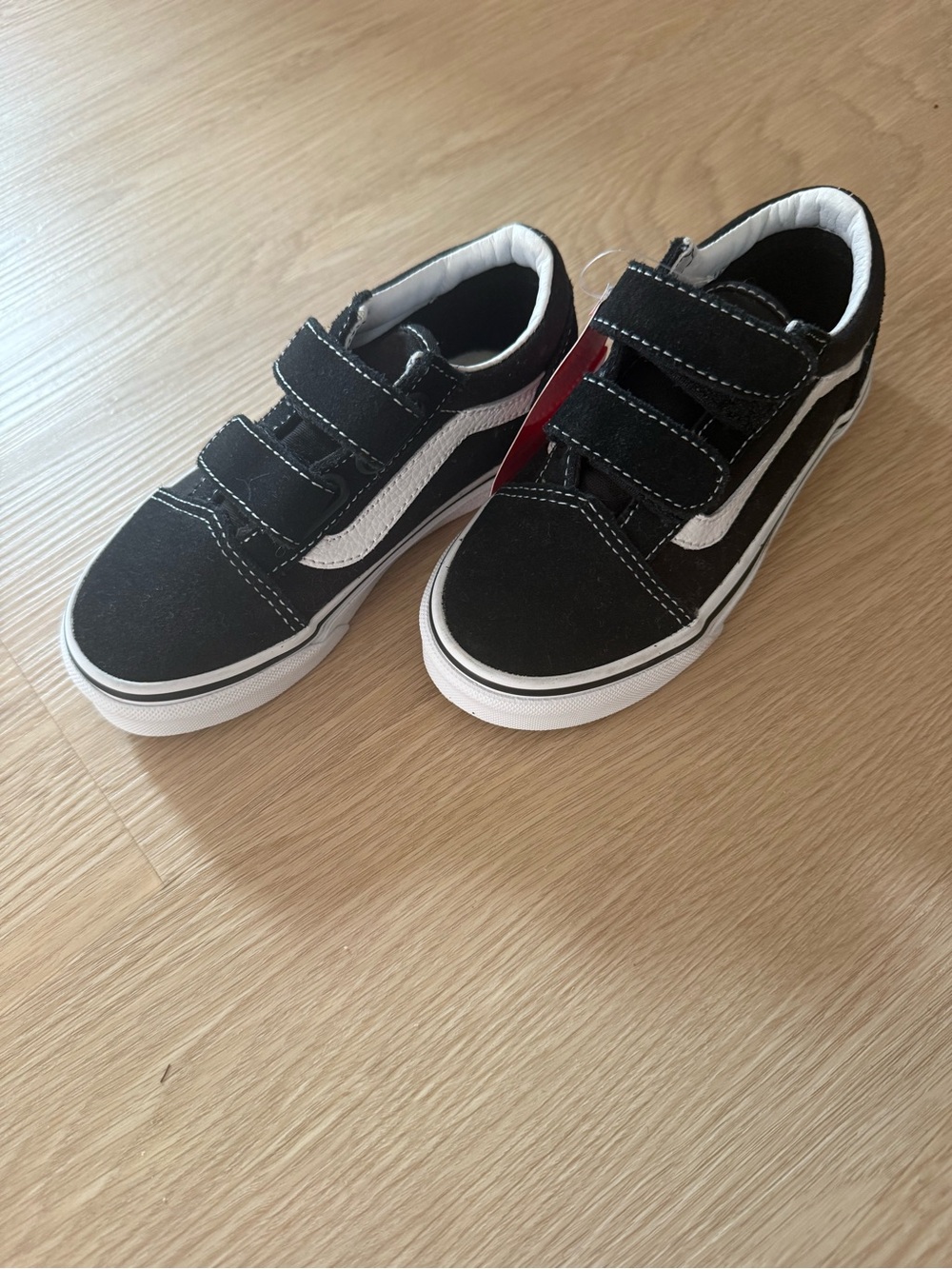 Vans Kids Black and White Old Skool Velcro Sneakers BRAND NEW - Picture 2 of 4